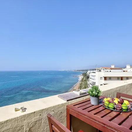 Diana Beachfront Apartment *