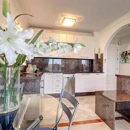 Diana Beachfront * Marbella